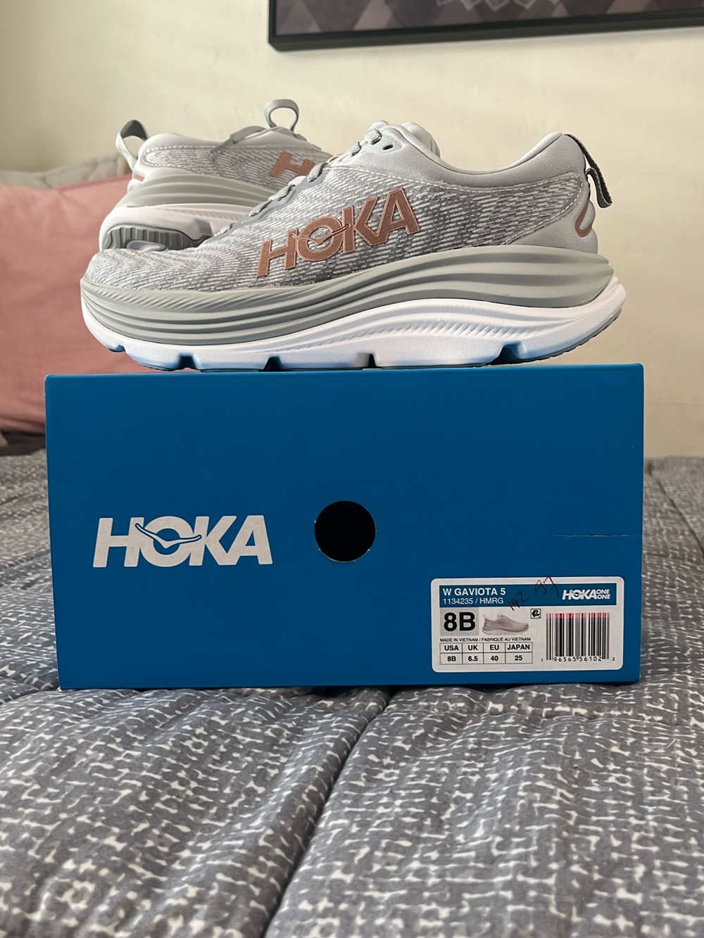 Hoka One One Women's Gaviota 5 - Light Gray with Rose Accents - Picture 2 of 10